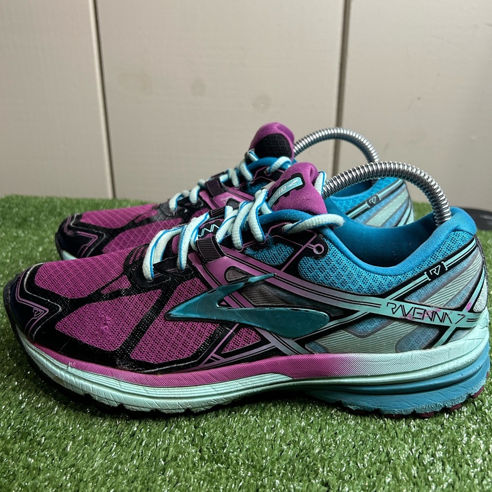 Size 9W- Brooks Ravenna 7 Deep Orchid/Caneel Bay/Aruba Blue women’s running